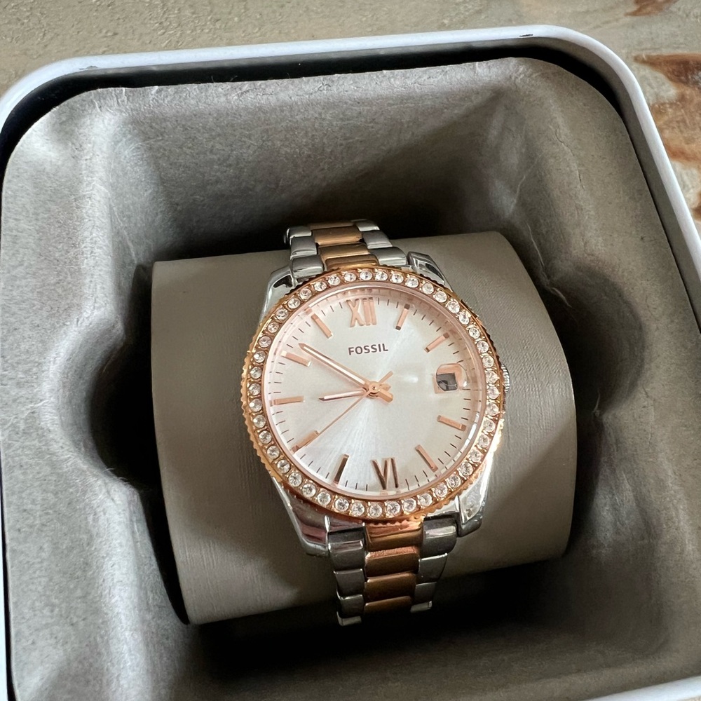 Fossil Silver and Rose Gold Woman’s Watch